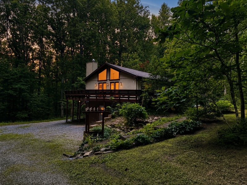 1073 Crane Ct, Kingston Springs, TN 37082