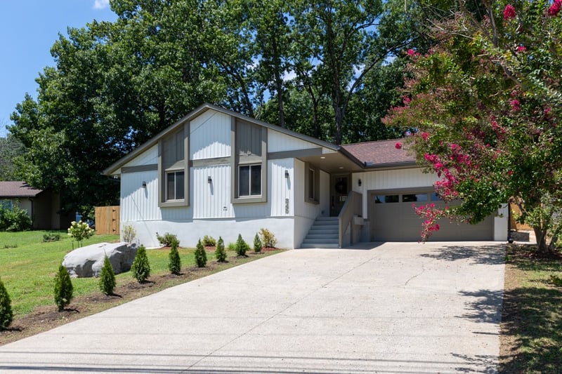 345 Cedarmont Dr, Nashville, TN 37211
