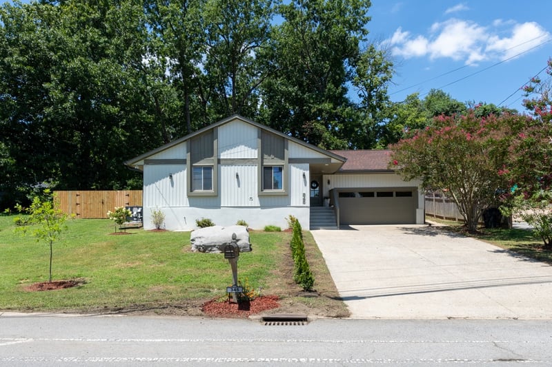 345 Cedarmont Dr, Nashville, TN 37211