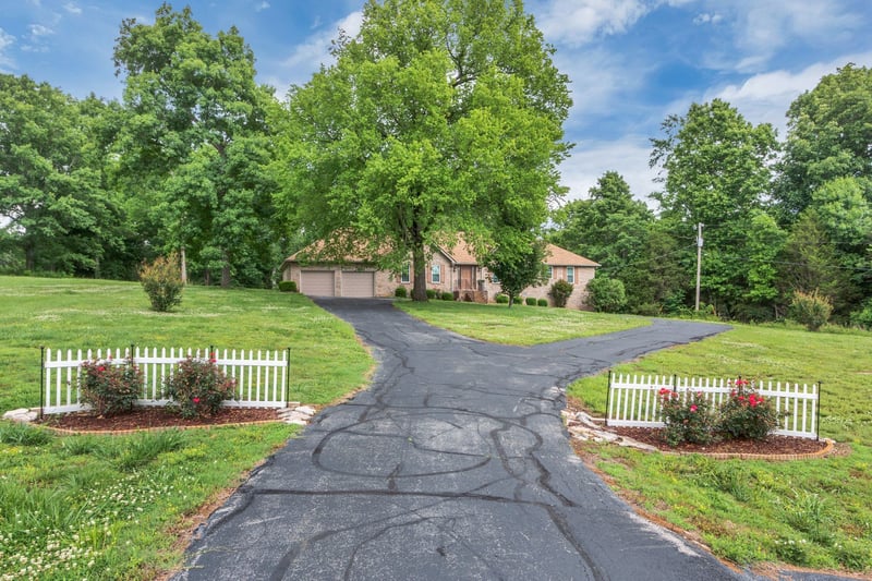 2417 Sowell Mill Pike, Columbia, TN 38401