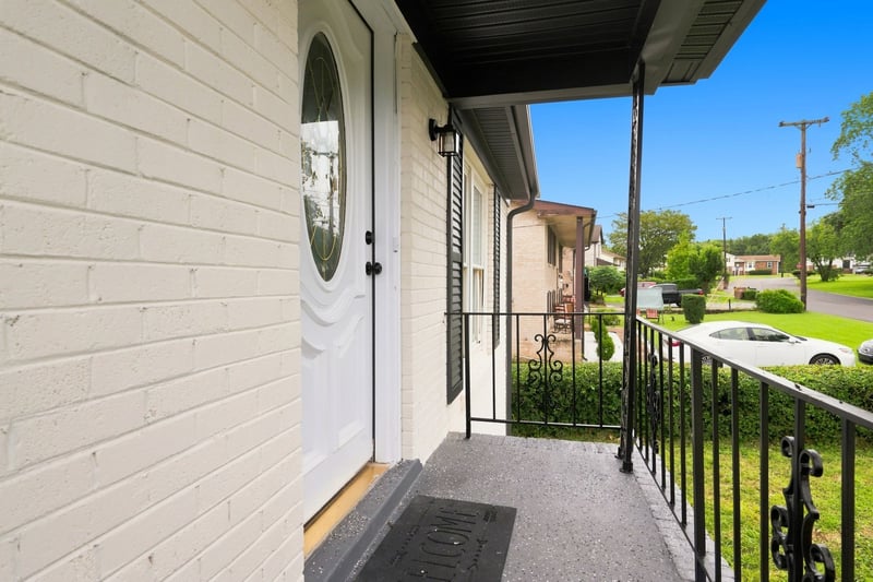725 Roman Dr, Nashville, TN 37207