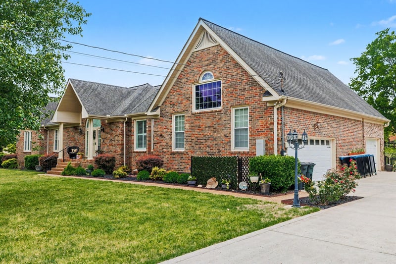 201 Buchanan Cir, Hendersonville, TN 37075