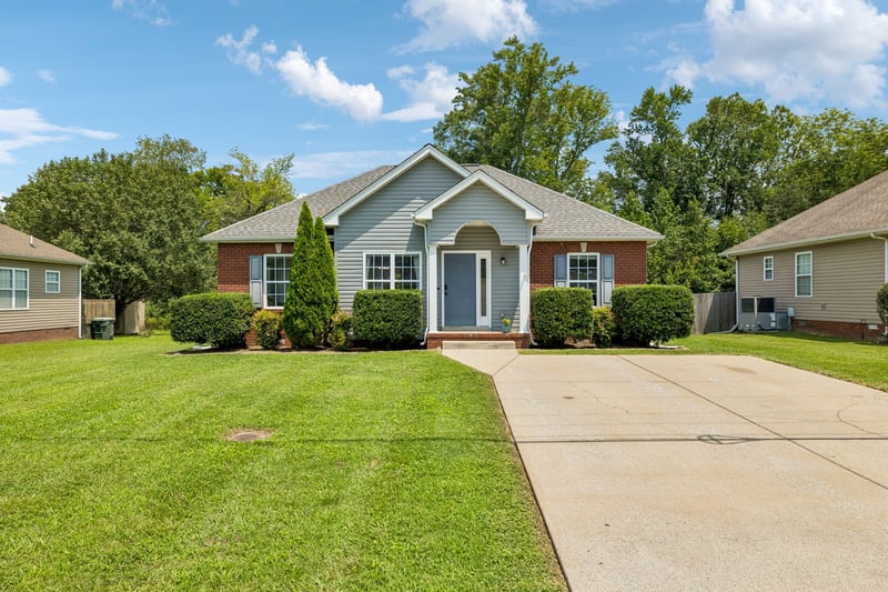 6016 Legacy Dr, Springfield, TN 37172