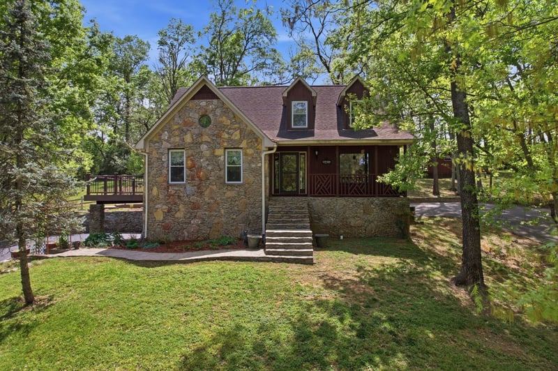 2105 Alpine Dr, Columbia, TN 38401