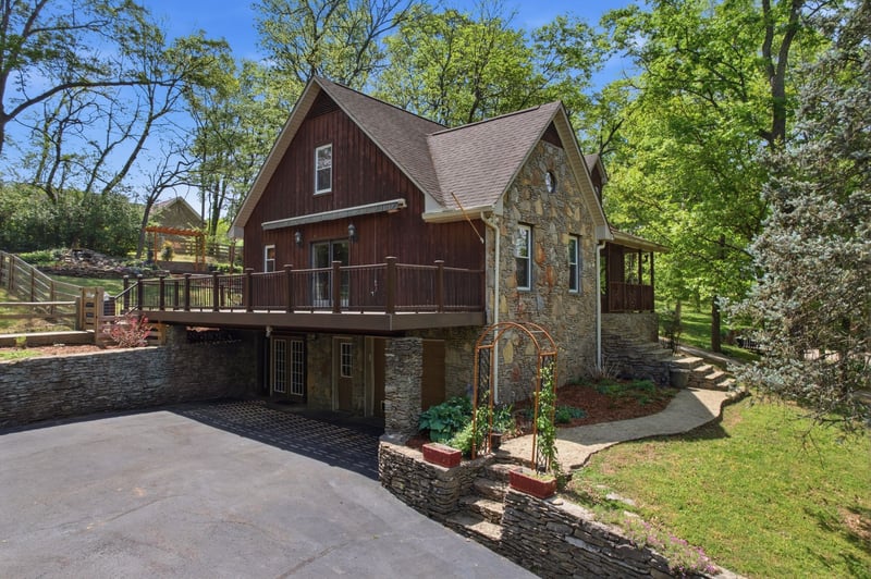 2105 Alpine Dr, Columbia, TN 38401