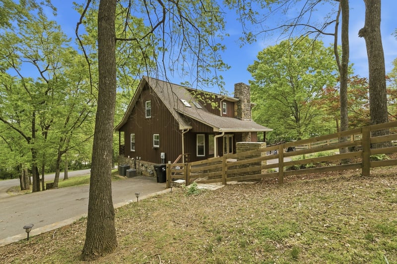 2105 Alpine Dr, Columbia, TN 38401