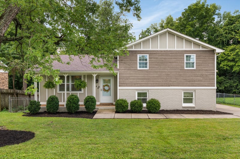 449 Rockwood Dr, Hermitage, TN 37076