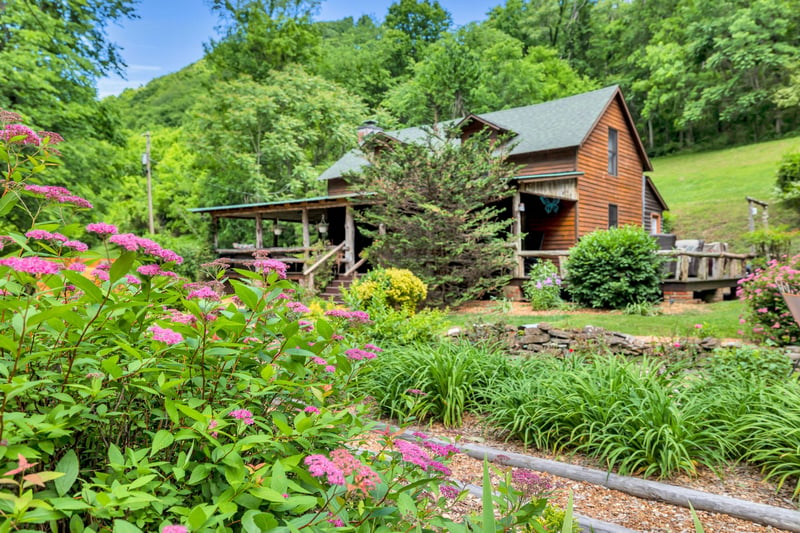 28 Bussell Ln, Gordonsville, TN 38563
