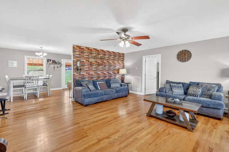 1014 Spire Way Dr, Castalian Springs, TN 37031