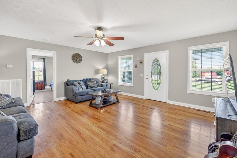 1014 Spire Way Dr, Castalian Springs, TN 37031