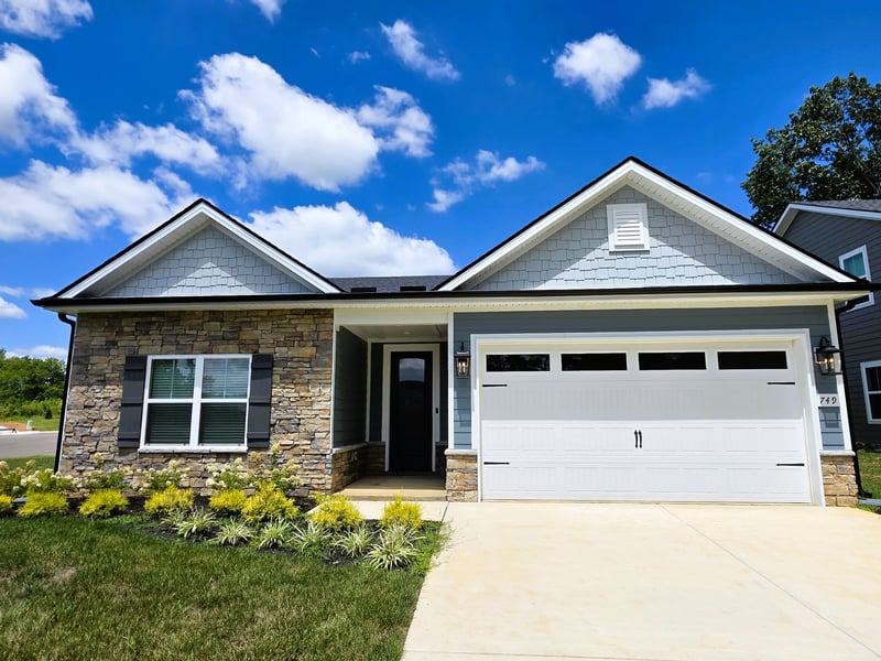 749 Brownlow Rd, White House, TN 37188