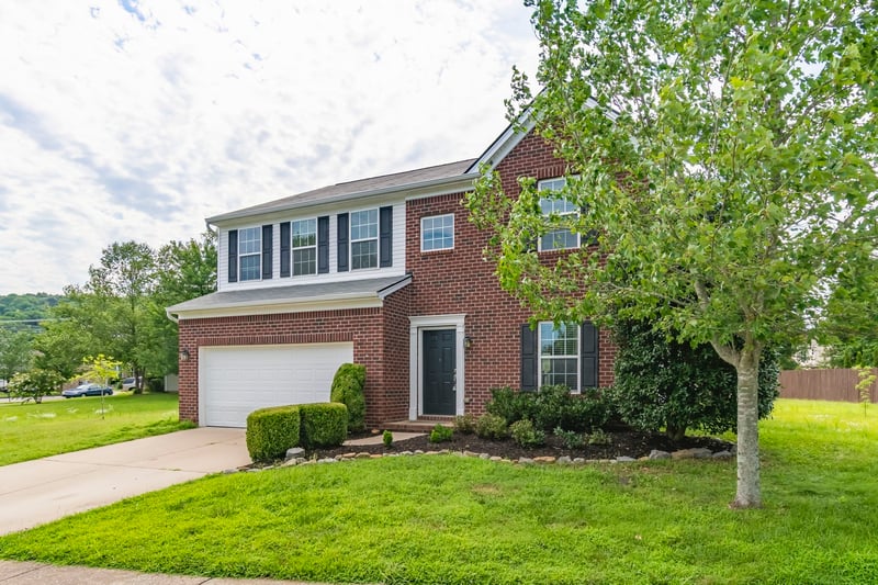 745 Wolfeboro Ln, Nashville, TN 37221