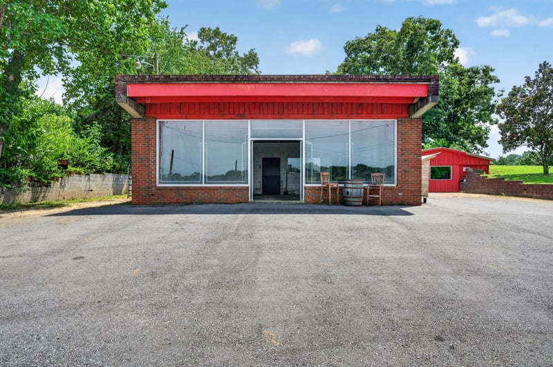 1280 Spencer Mill Rd, Burns, TN 37029