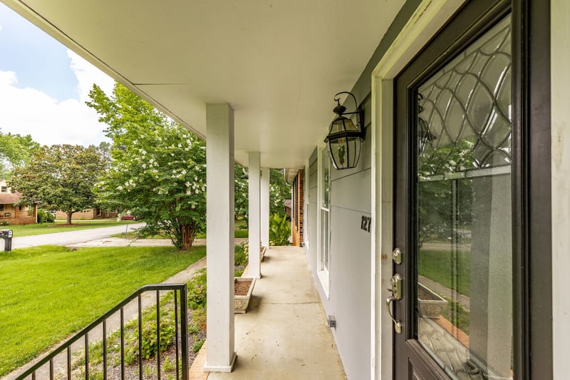 127 Sam Davis Dr, Springfield, TN 37172