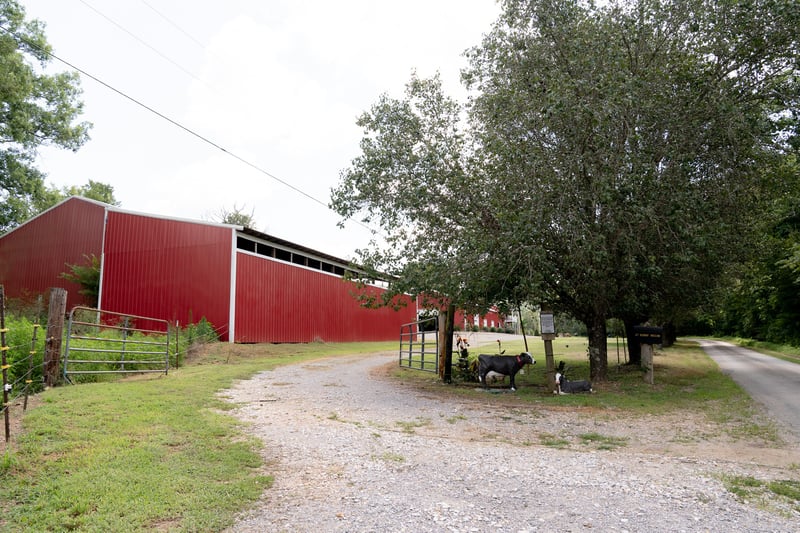 27 Bishop Hollow Ln, Pleasant Shade, TN 37145