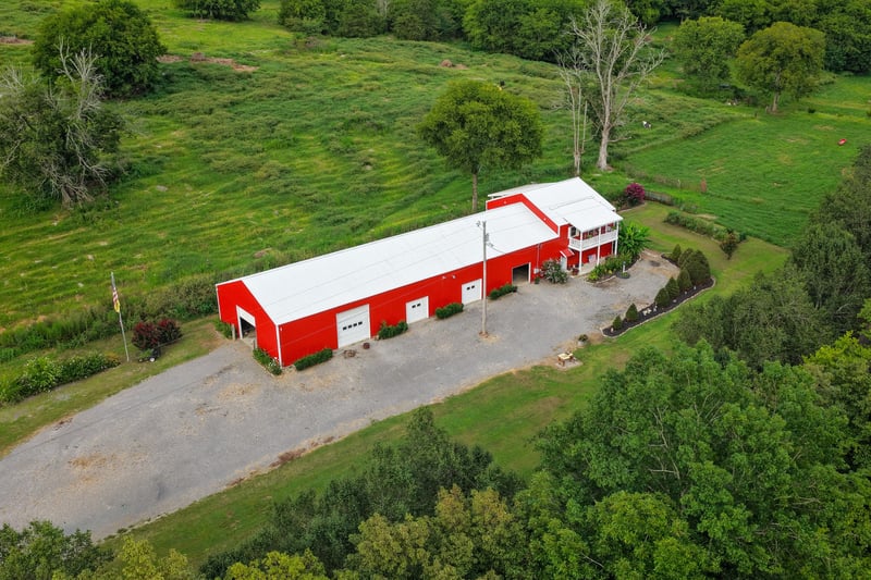 27 Bishop Hollow Ln, Pleasant Shade, TN 37145