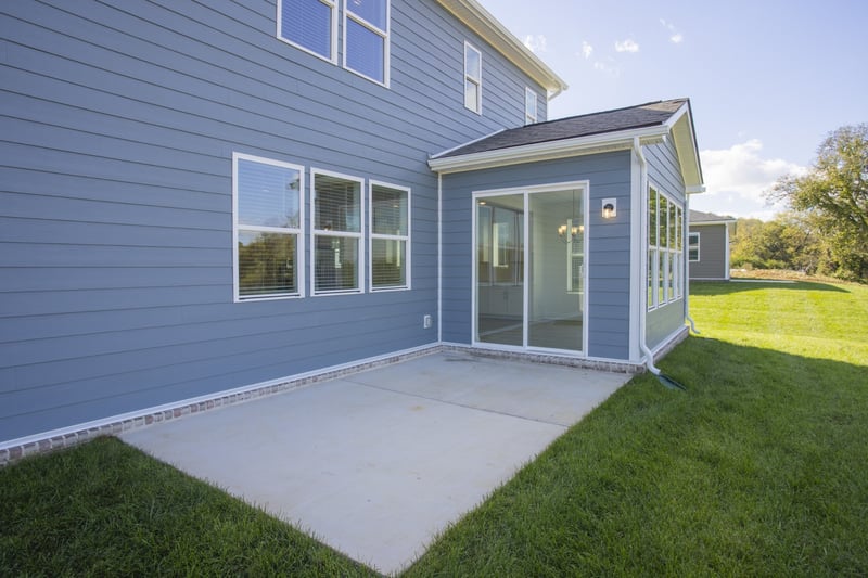 1560 Oak Springs Dr, Columbia, TN 38401