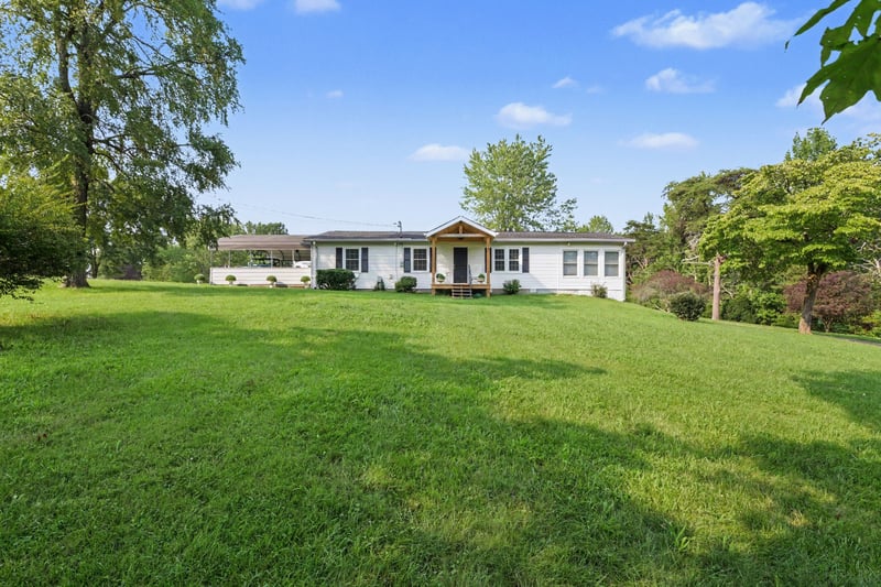 1147 Pleasant Valley Rd, Chapmansboro, TN 37035
