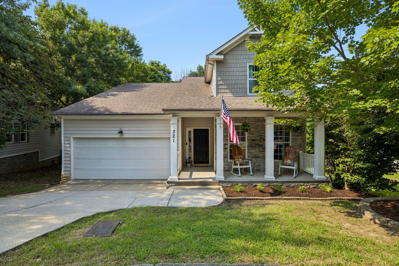 321 Deep Woods Cir, Nashville, TN 37214