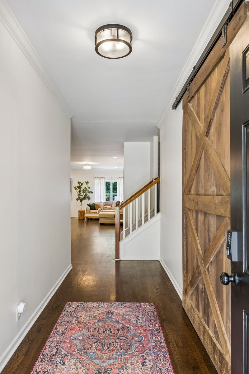 321 Deep Woods Cir, Nashville, TN 37214