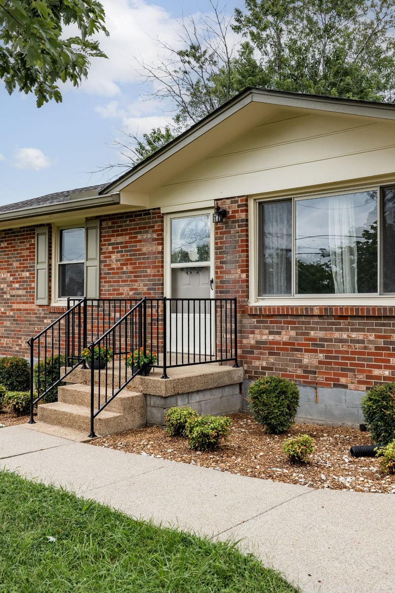 211 Friendship Dr, Goodlettsville, TN 37072