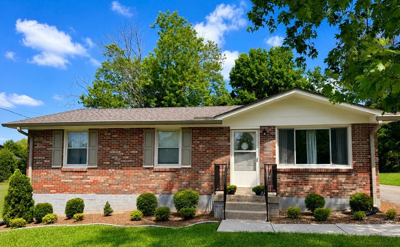 211 Friendship Dr, Goodlettsville, TN 37072