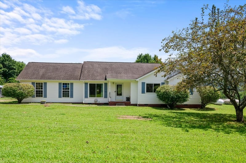 2454 Gene Fitzgerald Rd, Columbia, TN 38401