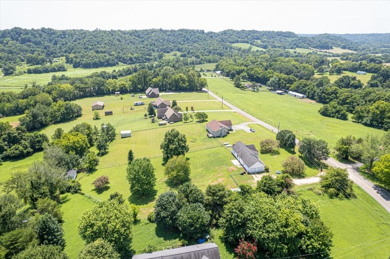 2454 Gene Fitzgerald Rd, Columbia, TN 38401