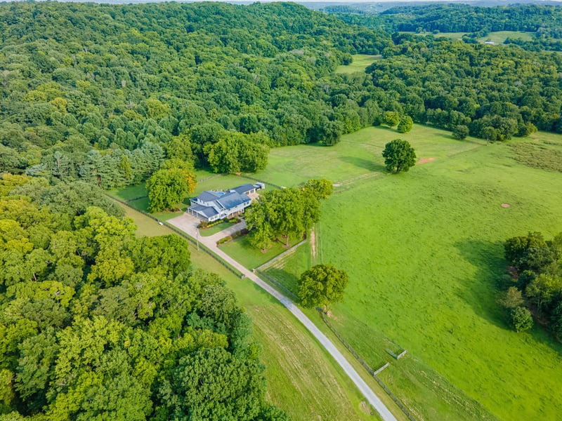 4000 Cantebury Dr, Culleoka, TN 38451