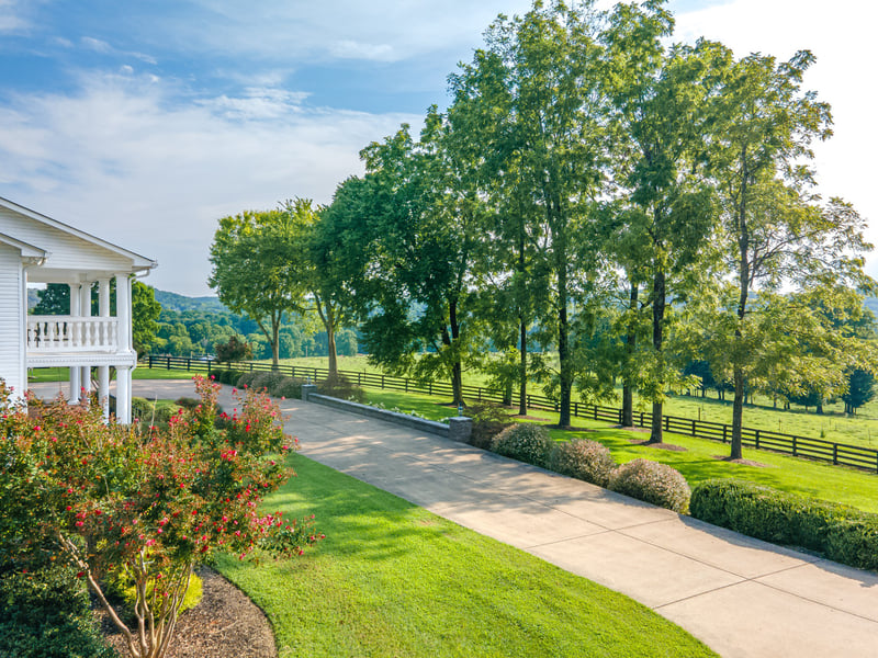 4000 Cantebury Dr, Culleoka, TN 38451