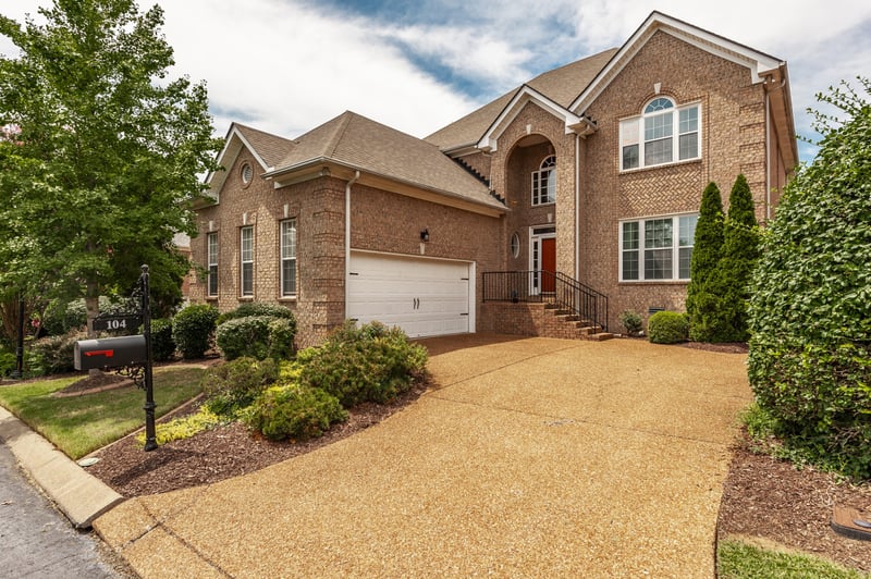 104 Newport Cir, Hendersonville, TN 37075