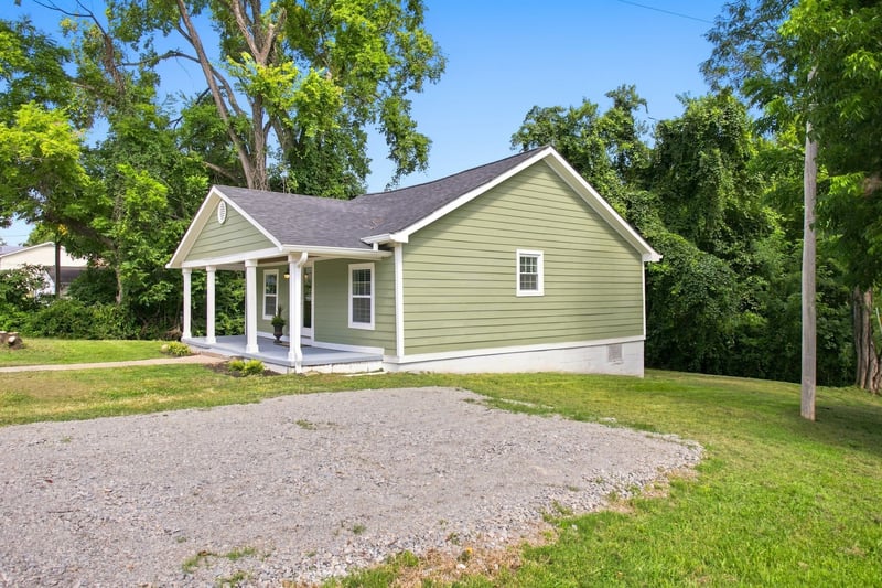 411 E 10th St, Columbia, TN 38401