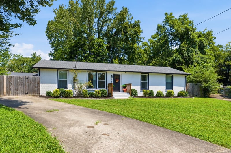 424 Kingview Ct, Nashville, TN 37218