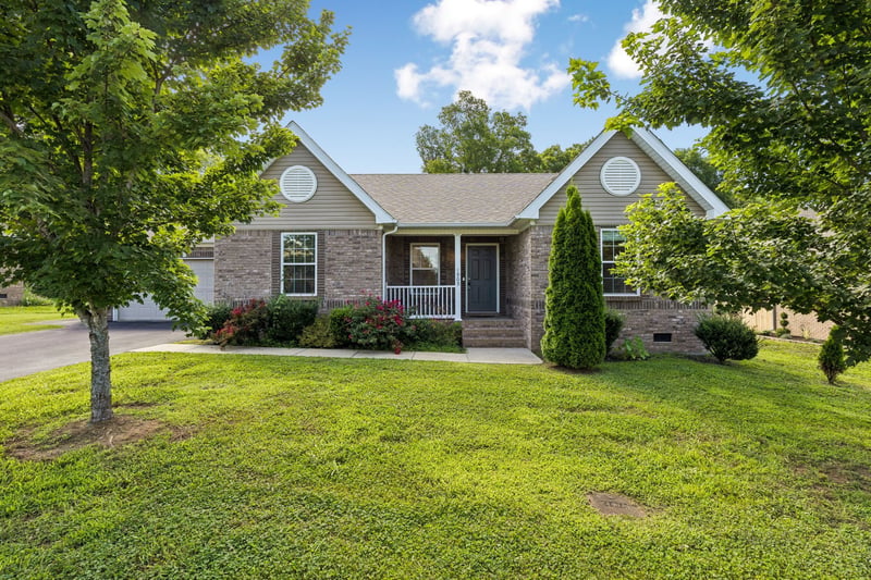 1909 Susan Rd, Columbia, TN 38401