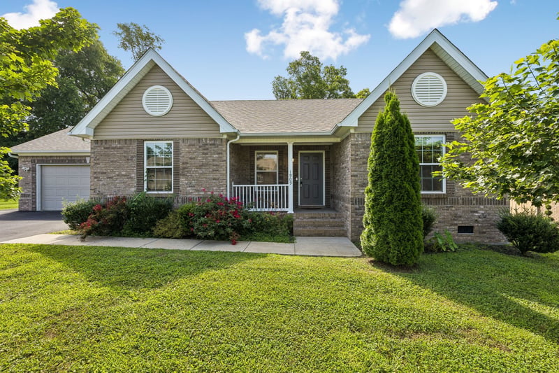 1909 Susan Rd, Columbia, TN 38401