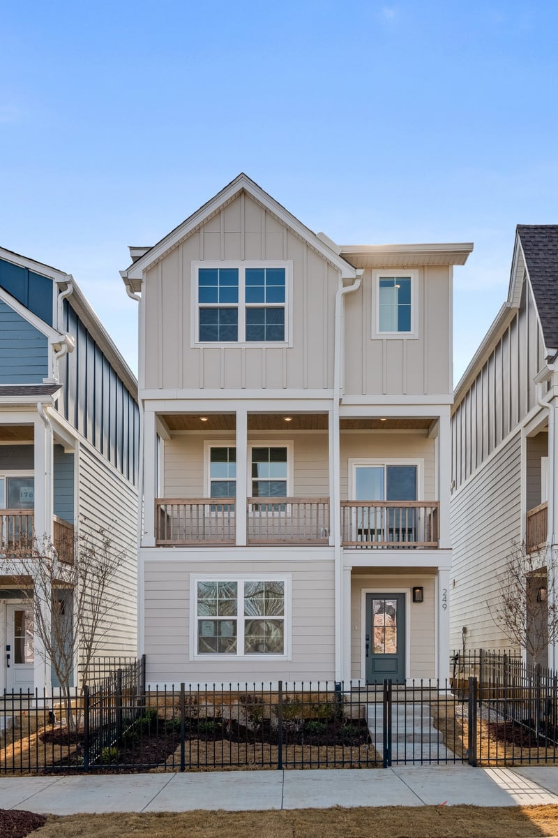 400 Hawthorn Ln, Madison, TN 37115