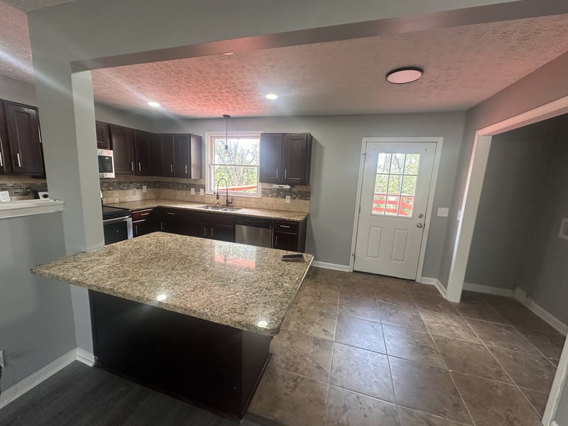 2615 Edge O Lake Dr, Nashville, TN 37217