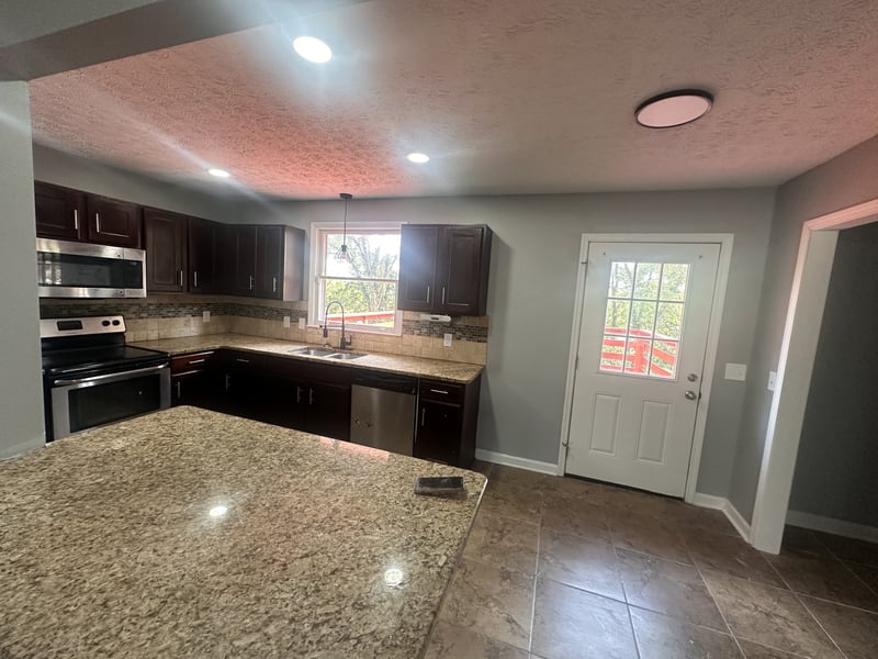 2615 Edge O Lake Dr, Nashville, TN 37217