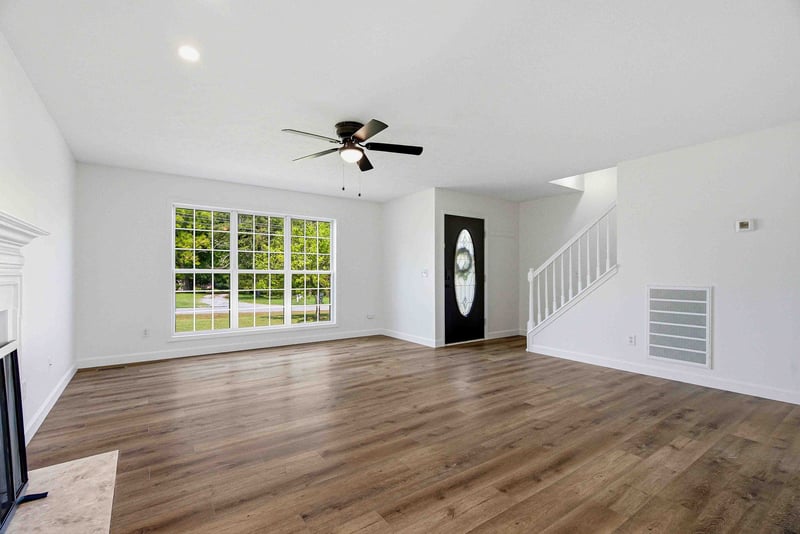 736 N Palmers Chapel Rd, White House, TN 37188