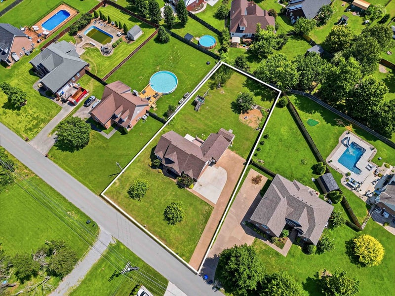 736 N Palmers Chapel Rd, White House, TN 37188