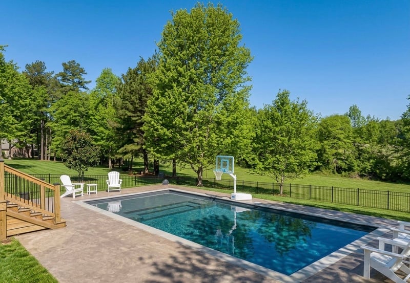524 Country Club Dr, Dickson, TN 37055