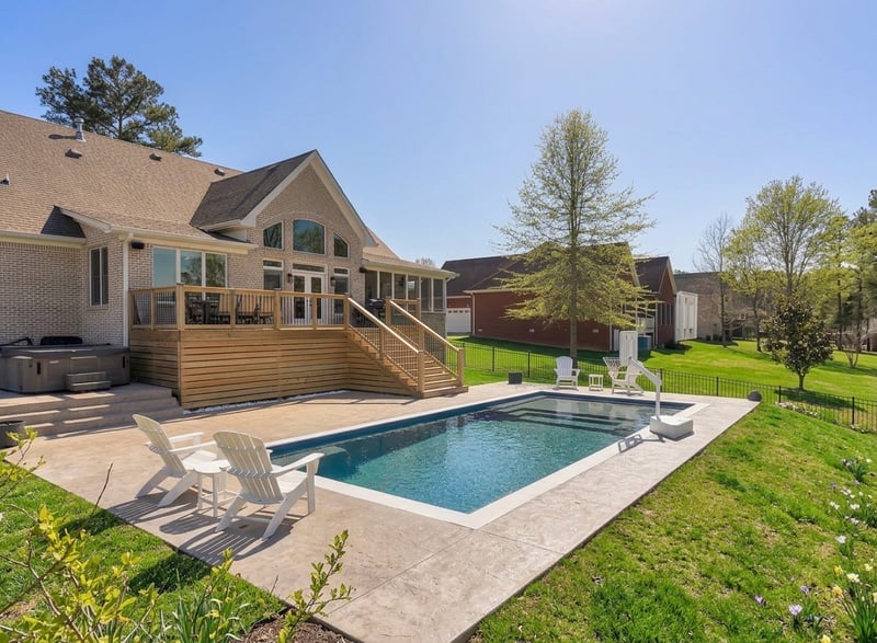 524 Country Club Dr, Dickson, TN 37055