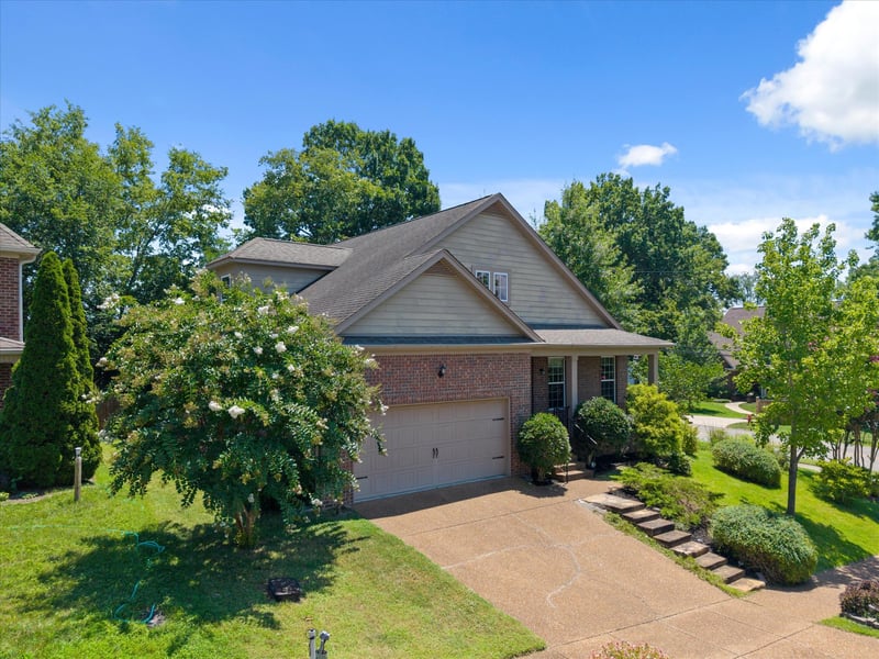 600 Collinscrest Ct, Nashville, TN 37221