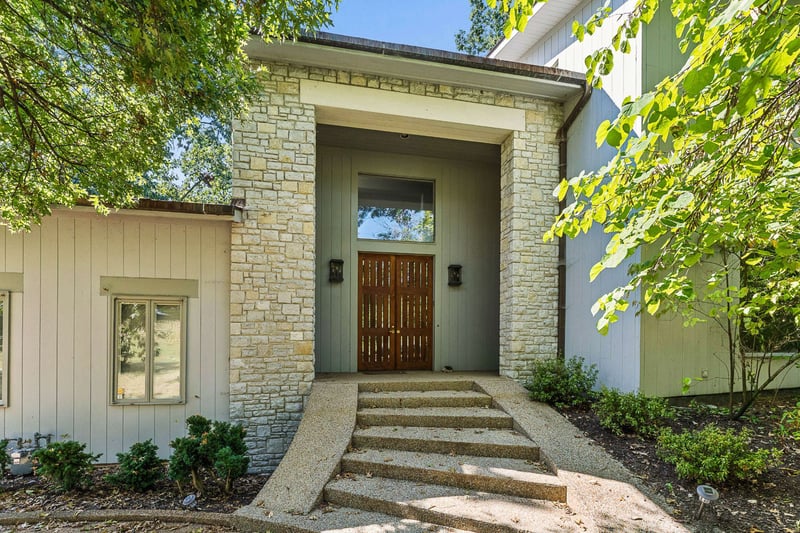 5870 Fredricksburg Dr, Nashville, TN 37215