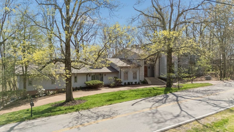 5870 Fredricksburg Dr, Nashville, TN 37215
