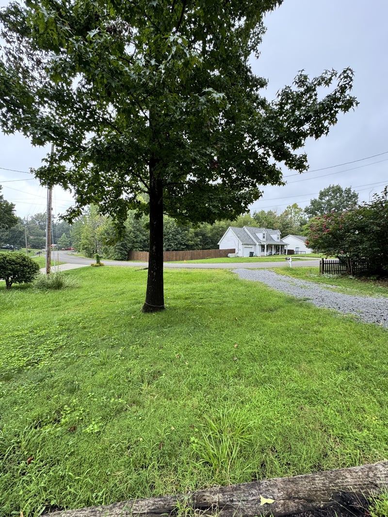 127 Silver Leaf Cir, Dickson, TN 37055