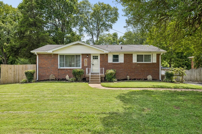 318 Jacksonian Dr, Hermitage, TN 37076