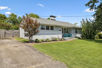 5018 Bonnahill Dr, Hermitage, TN 37076