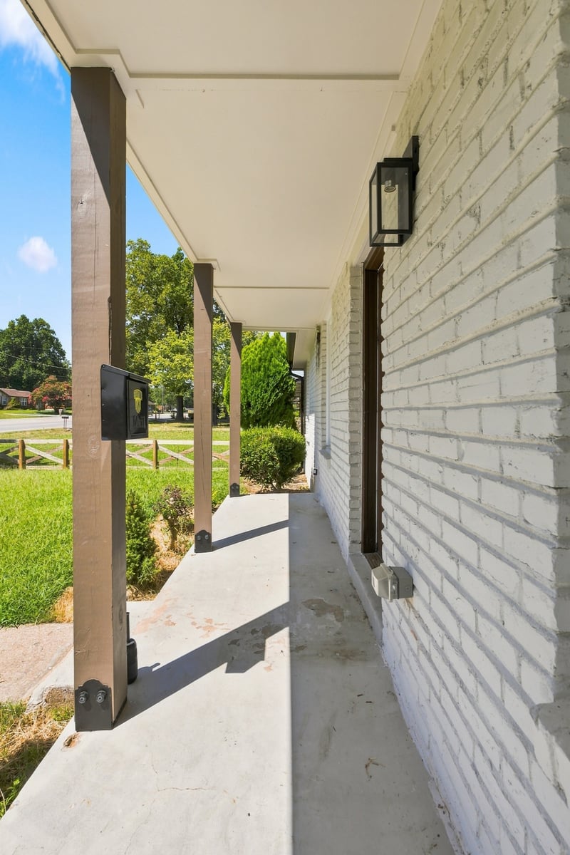 604 Harding Pl, Nashville, TN 37211