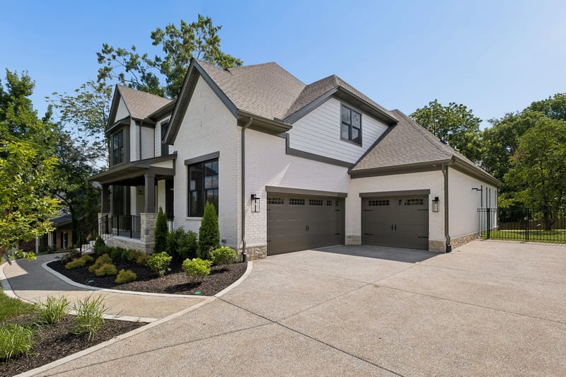 2808 White Oak Dr, Nashville, TN 37215